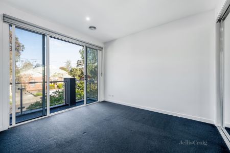 44 Lawson Street, Essendon VIC 3040 - House For Rent | Domain - Photo 5