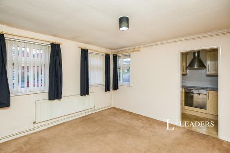 1 bedroom flat to rent - Photo 2