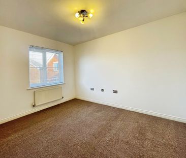 Sachfield Drive, Chafford Hundred, Grays, RM16 - Photo 2