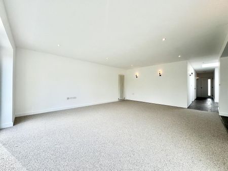 4 bedroom bungalow to rent - Photo 2