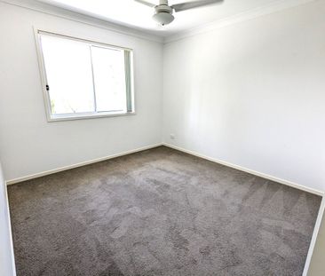 3 Bedroom Modern Townhouse Available to rent from 26 October - Photo 4