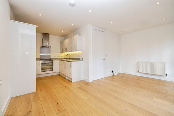 Manningtree Street, London, E1 1LG - Photo 1