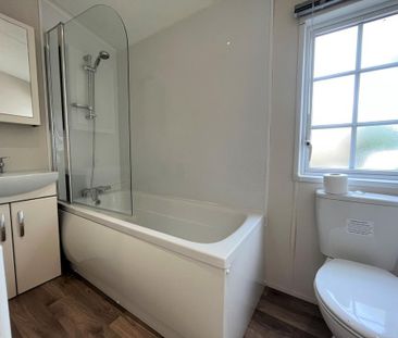 2 bedroom park home to rent - Photo 5