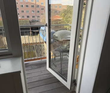 Lys og rummelig 2-værelses lejlighed med altan - Photo 6