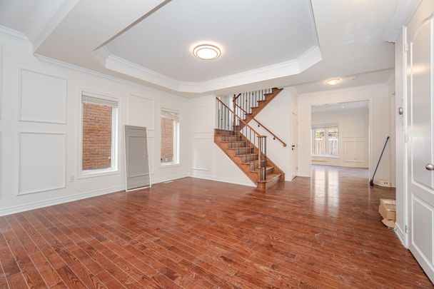 For Lease - 29 Wendelyn Drive, Richmond Hill, Ontario - Photo 1