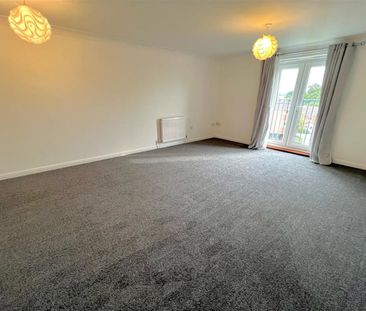 Midanbury Court, SO18 - Photo 5