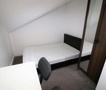 4 bedroom private hall to rent - Photo 2