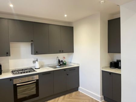 2 Bed Maisonette, Lansdowne Place, BN3 - Photo 2