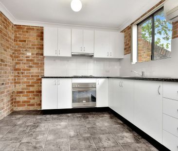 LOW MAINTENANCE TOWNHOUSE - Photo 1