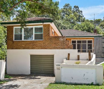 Spacious & Light-Filled Family Home in Leafy Keiraville Location - Photo 5