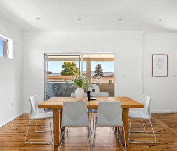 Beautifully Refreshed 3 Bedroom Home - Photo 2