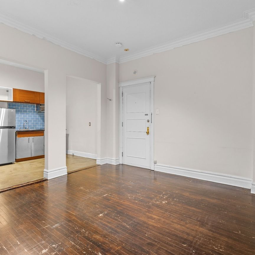 406 Av. des Pins O., Montréal (Le Plateau-Mont-Royal), QC H2W - Photo 1