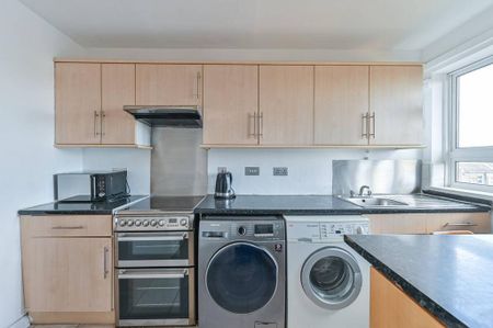 3 bedroom flat to rent - Photo 5