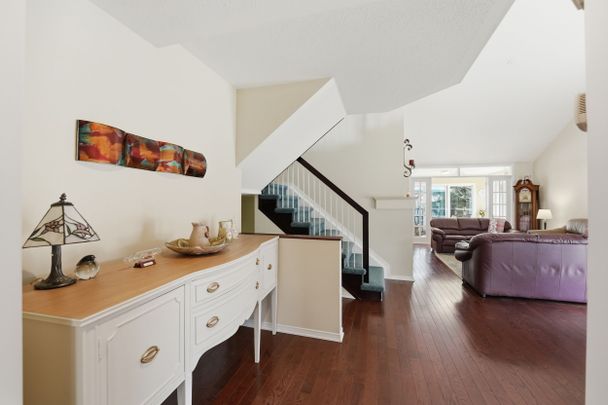 For Lease - 42 Settler's Ridge Way, Barrhaven, Ontario - Photo 1