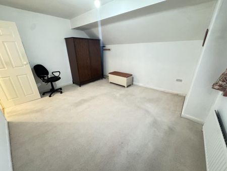 5 bedroom detached house to rent - Photo 3