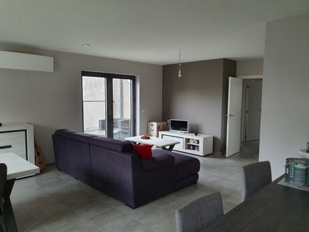 Instapklaar energiezuinig appartement met 2 slaapkamers kortbij Neerpelt centrum. - Photo 3