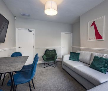 4 bedroom terraced house to rent - Photo 2