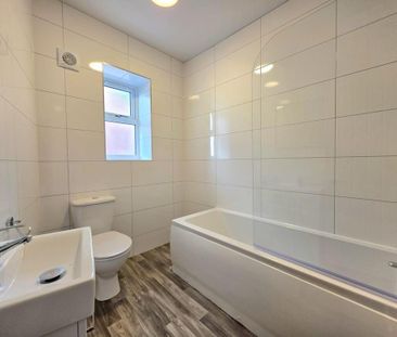 2 bedroom end of terrace house to rent - Photo 6