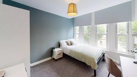 3 bedroom flat to rent - Photo 3