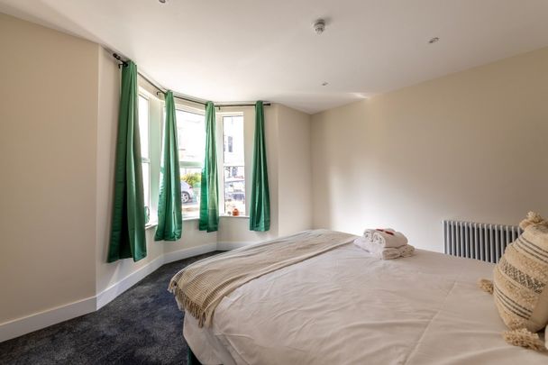 2 Bed Flat, Brighton Road, BS6 - Photo 1