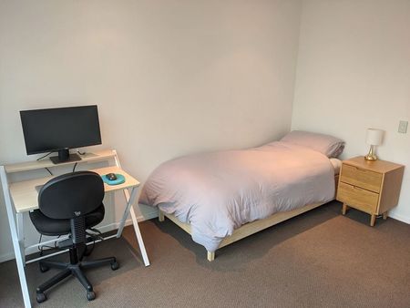 Chic 2BR Te Aro Haven w/ Balcony! - Photo 2