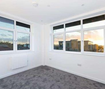 Norwich House, Surrey, GU15 - Photo 3