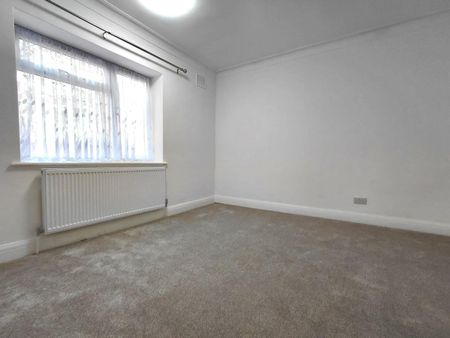 Orachard Court, Stonegrove, Edgware - Photo 2