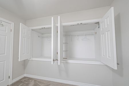 For Lease - 12 Quinlan Court, Hamilton, Ontario - Photo 5