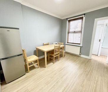 4 bedroom terraced house to rent - Photo 3