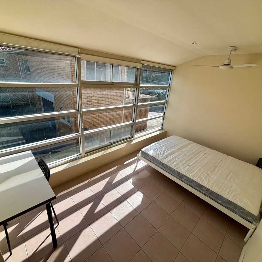 Windsor Gardens - Photo 1