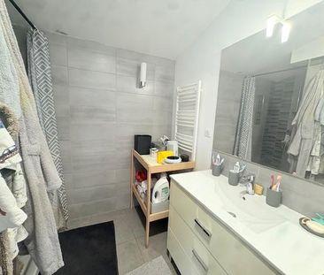 Location Appartement 3 pièces 66m² ST MAXIMIN LA STE BAUME 83470 - Photo 5