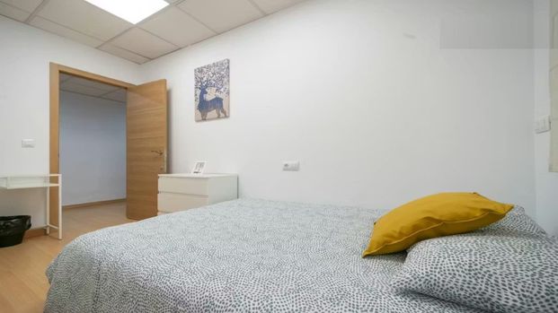 Carrer de Sant Vicent Màrtir, Valencia, Valencian Community 46002 - Photo 1