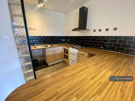 1 bedroom flat to rent - Photo 4