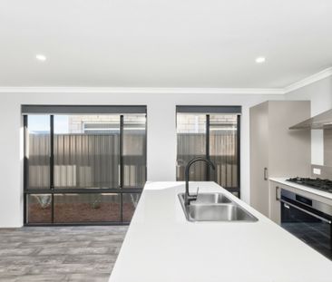 Seaside home awaits - Photo 1