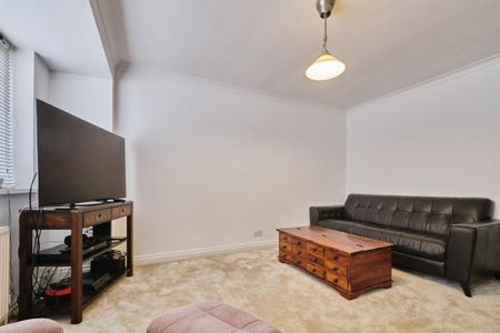 Goodwyn Avenue - Photo 2