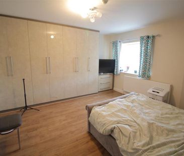 6 bedroom detached house to rent - Photo 6