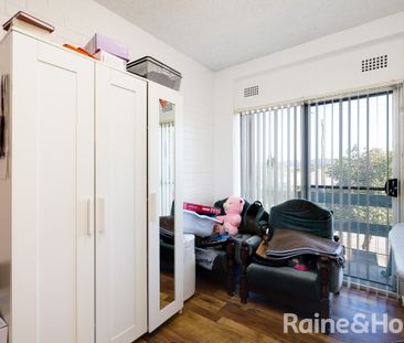 TWO BEDROOM UNIT IN A QUIET COMPLEX - Photo 6