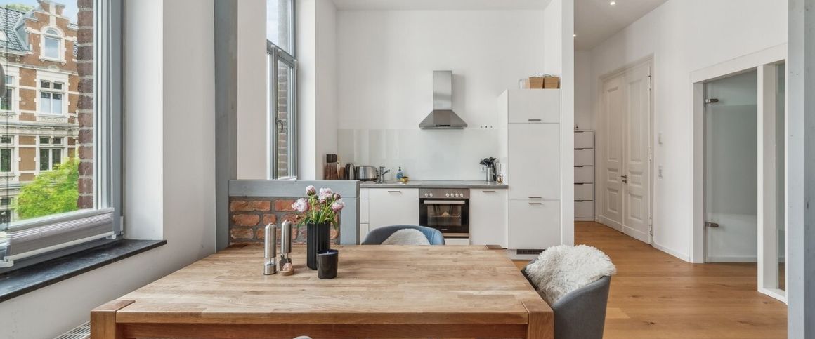 Exklusive 2-Zimmer-Wohnung in denkmalgeschütztem 5-Parteien-Mehrfamilienhaus am Aachener Lousberg - Foto 1