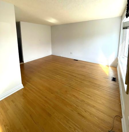For Lease - 45 Taysham Crescent Unit# (Front), Toronto, Ontario - Photo 3