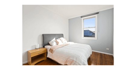 Comfortable Three-Bedroom Home in Convenient Warrawong Location - Photo 4