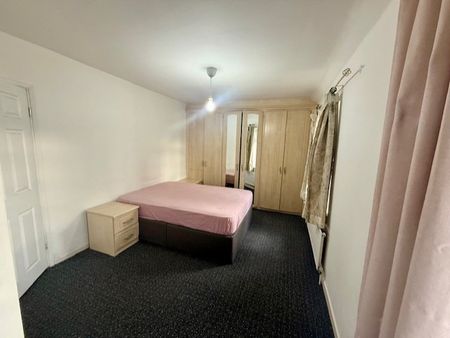 2 bed maisonette to rent in Southall, UB2, UB2 - Photo 4