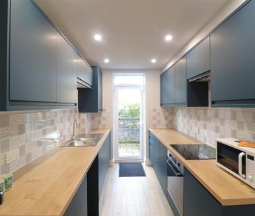 2 bedroom terraced house to rent - Photo 2