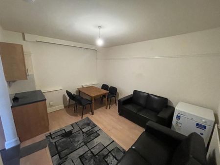4 bedroom house to rent - Photo 2