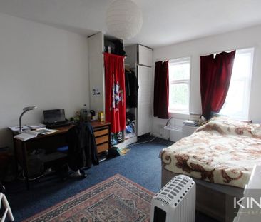 4 bedroom semi-detached house to rent - Photo 2