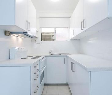 8 / 36 Woornack Road, CARNEGIE - Photo 4