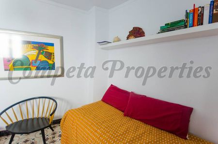 Townhouse in Cómpeta, Inland Andalucia in the mountains - Photo 3