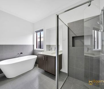 Charming Family Home in Prime Werribee Location! - Photo 3