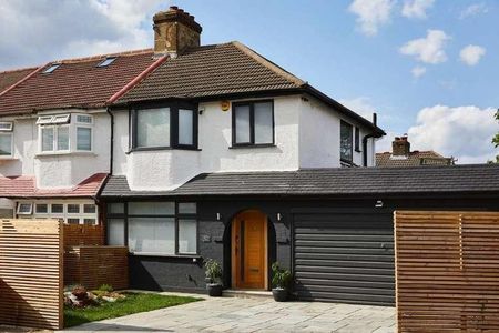 Leyburn Road, Edmonton, London, N18 - Photo 3