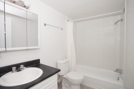 Perfectly Located in Centretown Ottawa - Central AC included in the price of rent - Photo 3