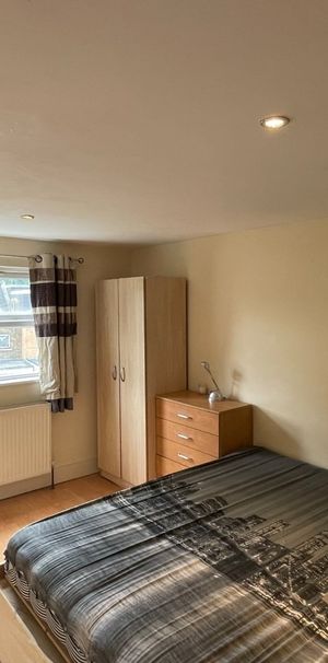 Room in a Shared Flat, Leslie Road, E11 - Photo 1